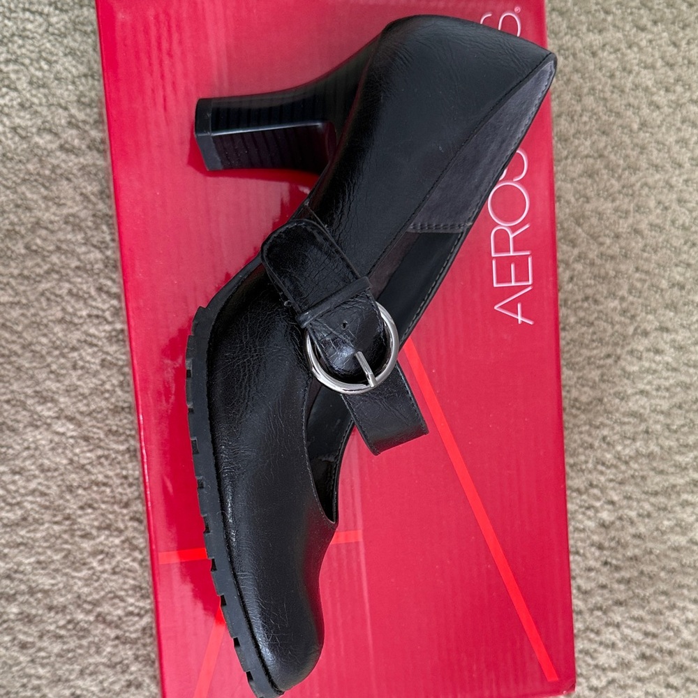 AEROSOLES Classic Black Heels
